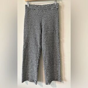 Zara Black and White Straight Leg Pants with Geometric Pattern size Medium